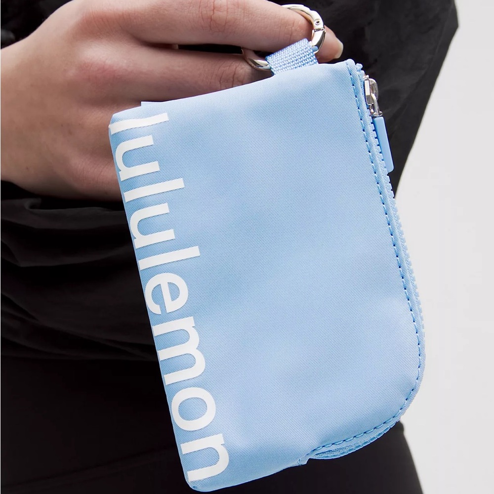 Lululemon Clippable Card Pouch- Proud Cloud/White